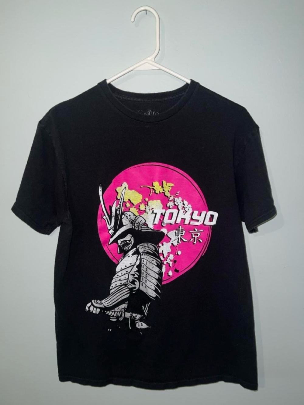 Tokyo Japan Japanese Samurai Graphic Tee - Black and Pink Size Medium Tshirt